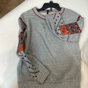 Bcbg sweater  BCBGMAXAZRIA CORI EMBROIDERED SWEAT SHIRT
